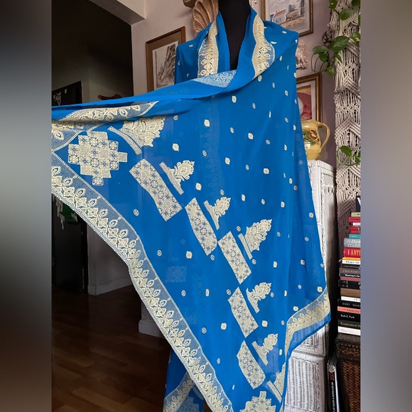 Electric blue chiffon silk wrap - Picture 7 of 12